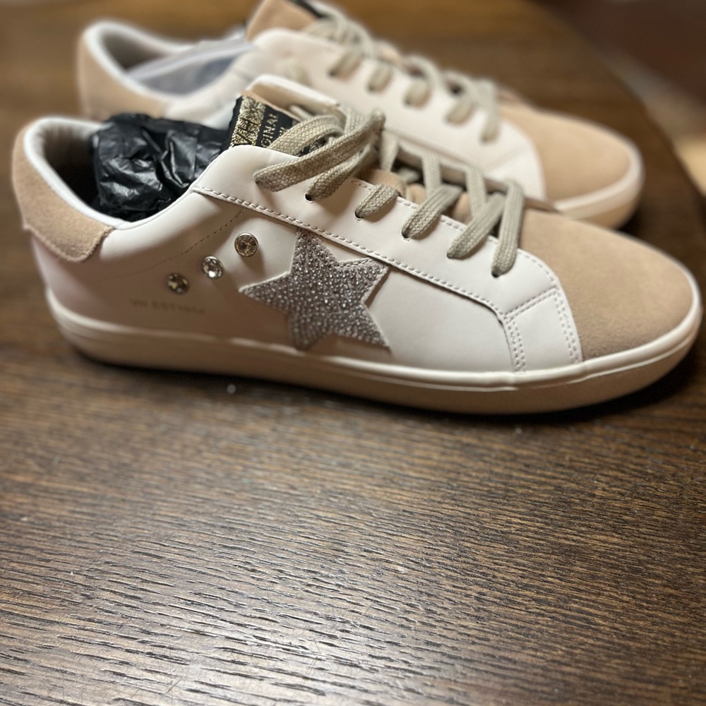 Vintage Havana White and Tan Sneakers with Silver Accent